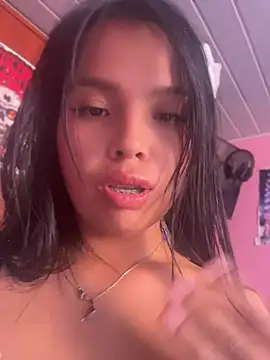 Snapshot of Hanna_Beauty chatting on July 15, 8:14 pm Hanna Beauty online show from July 15, 8:14 pm