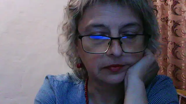 Snapshot of ElizabethGorden chatting on June 14, 5:37 pm ElizabethGorden online show from June 14, 5:37 pm