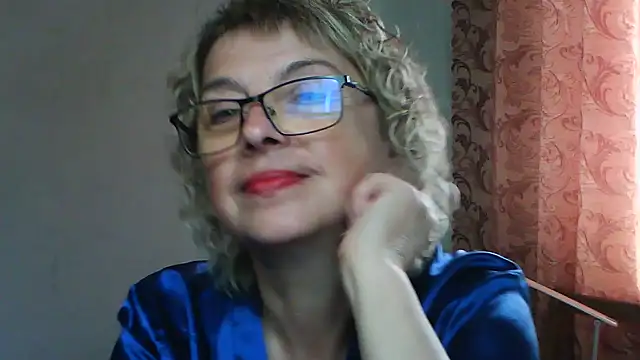 Snapshot of ElizabethGorden chatting on June 23, 5:49 am ElizabethGorden online show from June 23, 5:49 am