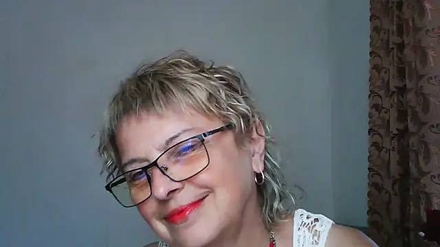 Snapshot of ElizabethGorden chatting on July 3, 12:22 pm ElizabethGorden online show from July 3, 12:22 pm