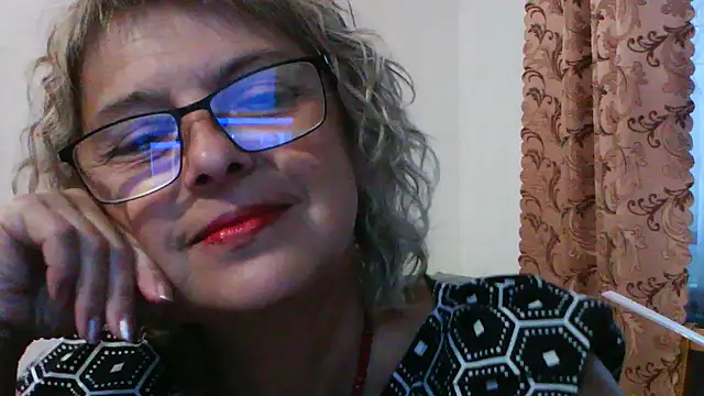 Snapshot of ElizabethGorden chatting on July 5, 5:31 pm ElizabethGorden online show from July 5, 5:31 pm