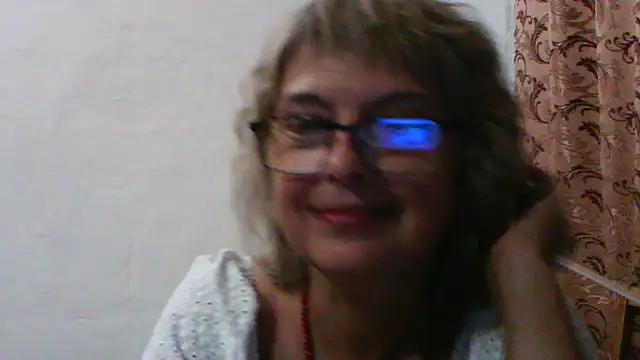 Snapshot of ElizabethGorden chatting on July 28, 7:39 pm ElizabethGorden online show from July 28, 7:39 pm