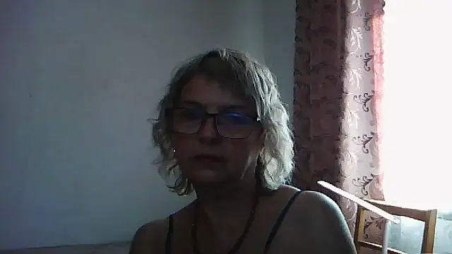 Snapshot of ElizabethGorden chatting on July 29, 6:55 am ElizabethGorden online show from July 29, 6:55 am