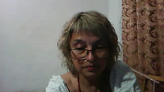 Snapshot of ElizabethGorden chatting on August 2, 5:55 pm ElizabethGorden online show from August 2, 5:55 pm