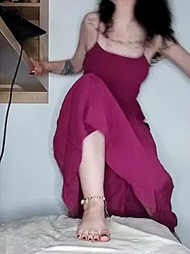 Goddessm00n1 online show from May 11, 7:00 pm