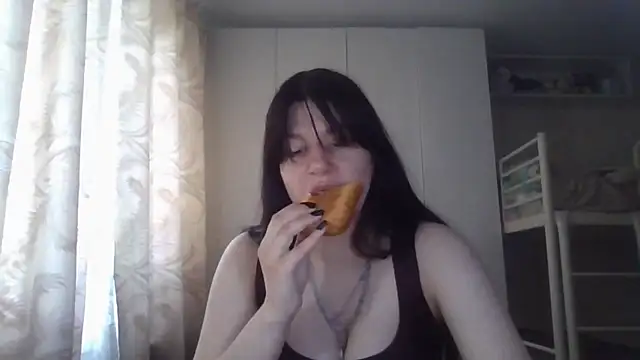 Snapshot of GrayceDeclet chatting on June 24, 6:56 am GrayceDeclet online show from June 24, 6:56 am