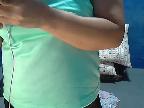 hotchilimom online show from March 9, 4:27 am