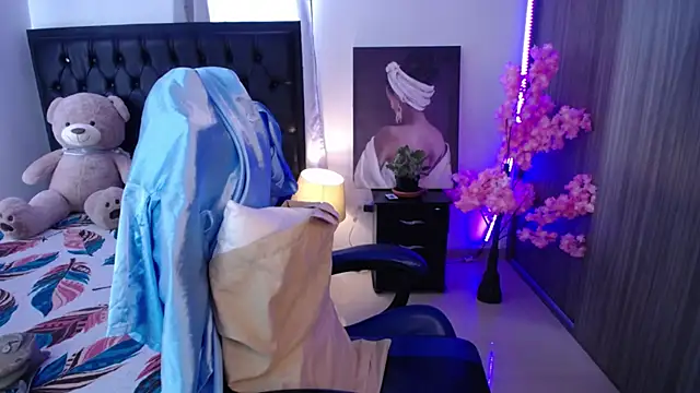 MarQueen1  online show from May 10, 12:43 pm