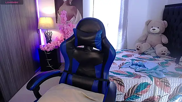 MarQueen1  online show from May 11, 4:04 pm