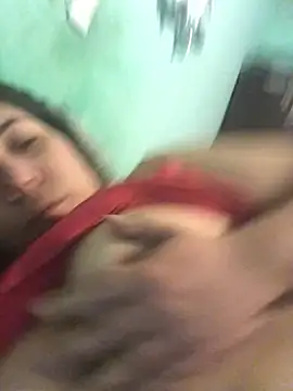 alexaparedes00 online show from May 14, 10:38 pm