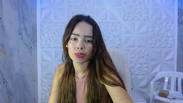 Snapshot of naomis_36 chatting on May 11, 3:07 pm naomis 36 online show from May 11, 3:07 pm