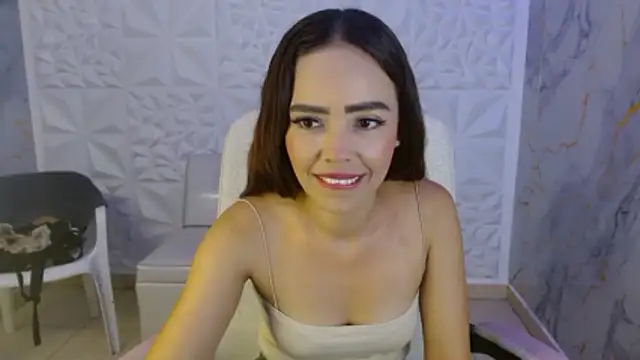 Snapshot of naomis_36 chatting on May 30, 1:52 pm naomis 36 online show from May 30, 1:52 pm