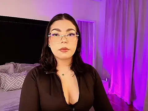 mariana owen online show from May 11, 12:00 pm