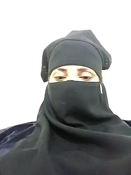 Snapshot of hiba44 chatting on May 11, 7:47 am hiba44 online show from May 11, 7:47 am