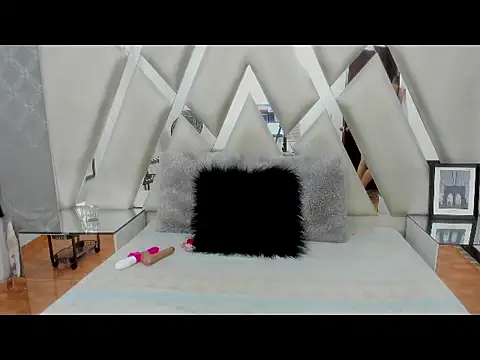 SweetVenuus online show from May 9, 1:38 pm