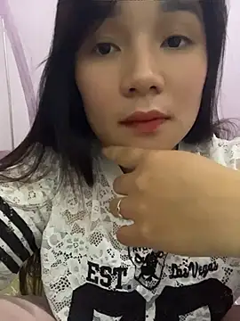 Lyly damdang online show from May 9, 9:14 am
