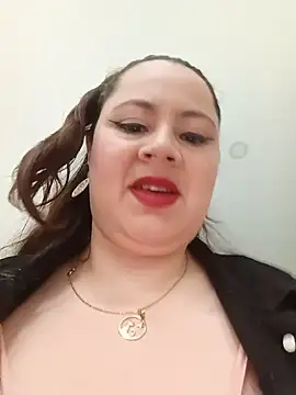 Snapshot of VANESSA__28 chatting on May 26, 3:52 pm VANESSA 28 online show from May 26, 3:52 pm