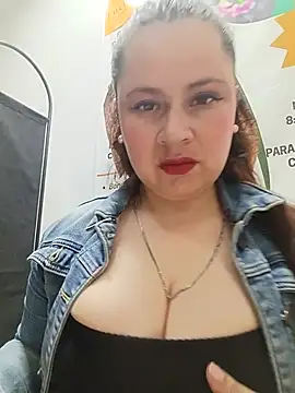 Snapshot of VANESSA__28 chatting on May 30, 1:30 pm VANESSA 28 online show from May 30, 1:30 pm