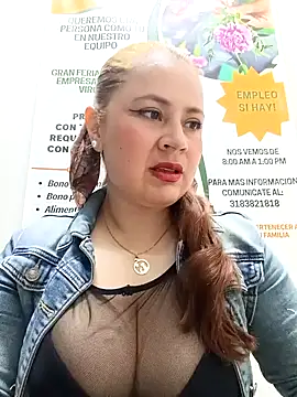 Snapshot of VANESSA__28 chatting on June 25, 4:11 pm VANESSA 28 online show from June 25, 4:11 pm