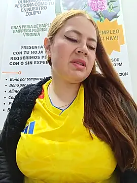 Snapshot of VANESSA__28 chatting on June 27, 3:28 pm VANESSA 28 online show from June 27, 3:28 pm