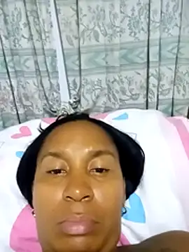 dulcechocolate online show from May 9, 3:56 am