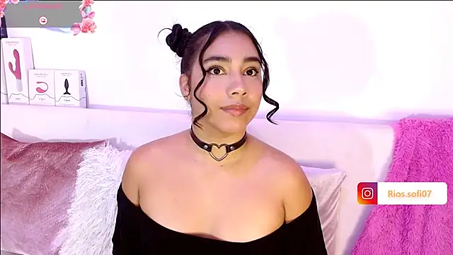  Sofi Rios  online show from May 10, 6:40 am