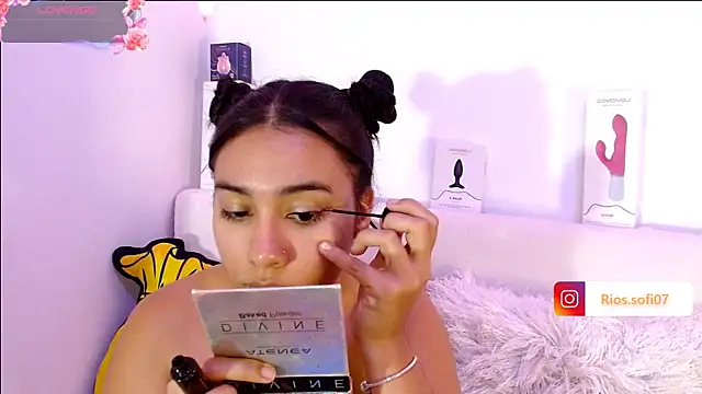  Sofi Rios  online show from May 14, 5:03 am