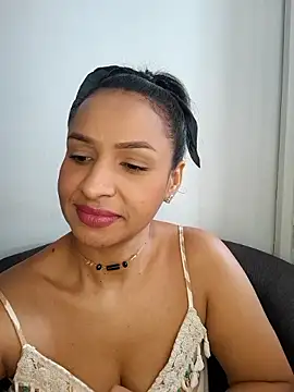 mell0102 online show from May 11, 2:45 pm