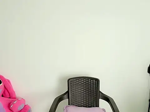 Sexy Dolls18 online show from May 8, 1:33 am