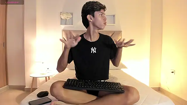 Baby noahtt online show from June 2, 12:51 pm