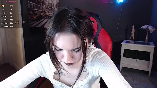 Mia Via online show from May 10, 6:24 pm