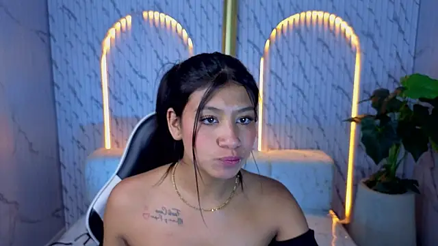 Snapshot of Canela_savage_tx chatting on May 20, 7:53 pm Canela savage tx online show from May 20, 7:53 pm