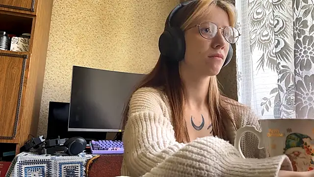 AliceGates online show from May 11, 7:03 am