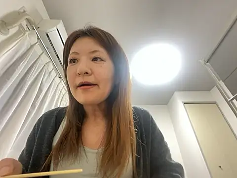 yumi1919 online show from May 7, 10:09 am