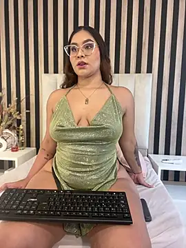 Snapshot of LiaDesire7 chatting on July 8, 5:12 am LiaDesire7 online show from July 8, 5:12 am