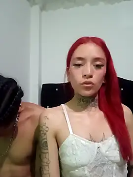 ChicaFuegoDulce online show from May 8, 2:33 pm