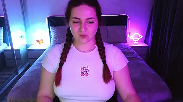 Redd Vixen online show from May 16, 1:13 am