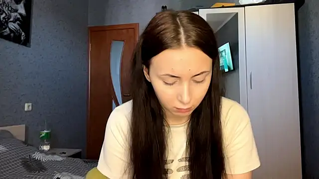 BrigettePribish online show from May 12, 9:17 am