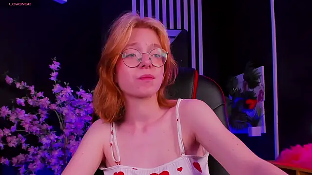 Snapshot of FoxxyyPolly chatting on June 29, 5:35 am FoxxyyPolly online show from June 29, 5:35 am