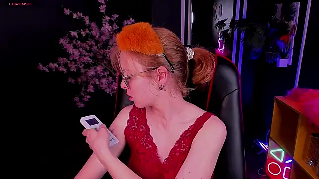 Snapshot of FoxxyyPolly chatting on July 4, 5:13 am FoxxyyPolly online show from July 4, 5:13 am