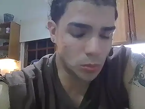 Snapshot of AlphaFacu chatting on July 18, 9:40 pm AlphaFacu online show from July 18, 9:40 pm