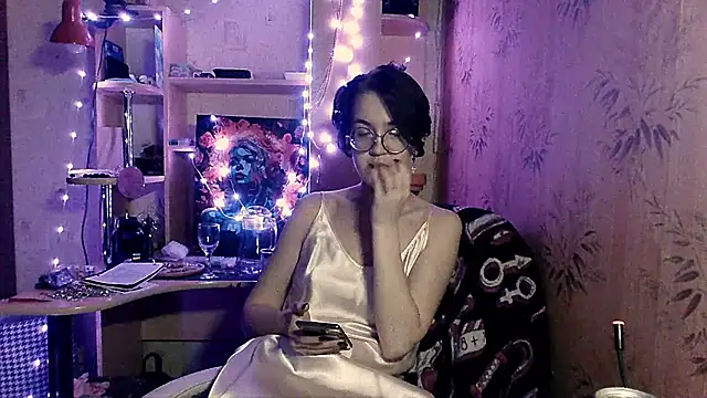 Alessa Kiss online show from May 12, 6:05 pm