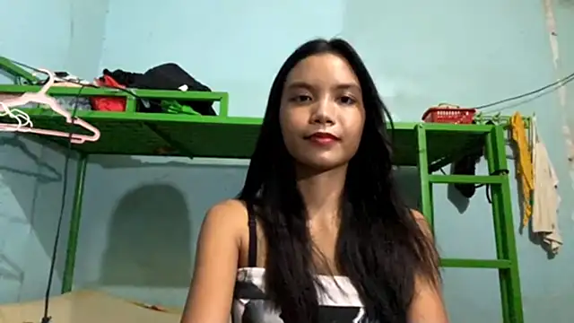ValeryCatledge online show from May 13, 2:03 pm