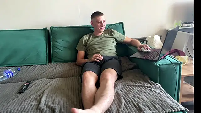 Snapshot of Keksik_ chatting on July 1, 7:43 am Keksik online show from July 1, 7:43 am