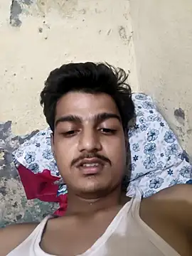 Snapshot of your_shezada chatting on August 4, 5:21 am your shezada online show from August 4, 5:21 am