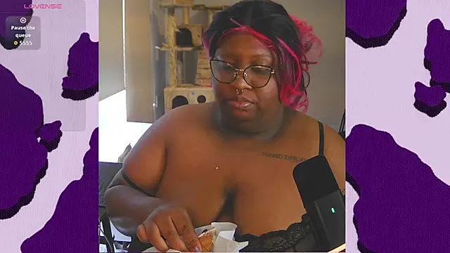 Snapshot of xxmoniquestarrxx chatting on May 24, 2:00 pm xxmoniquestarrxx online show from May 24, 2:00 pm
