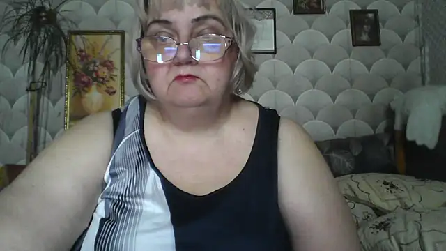 MarinaFarina53 online show from June 5, 6:52 am