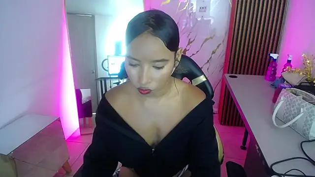 SCARLET ROUSE M online show from May 12, 7:44 pm
