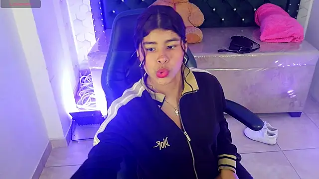 Mia kittie m online show from May 9, 8:47 pm