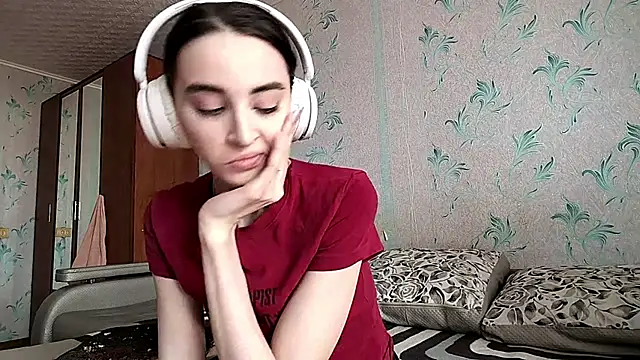 Snapshot of NightFoxxx chatting on July 2, 3:23 am NightFoxxx online show from July 2, 3:23 am